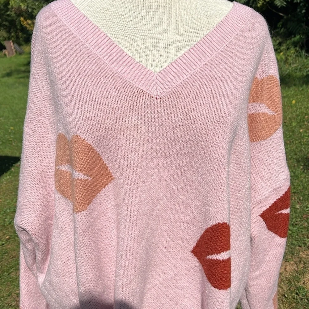 Bloomchic kiss prints v neck sweater, pink, women’s size 18-20